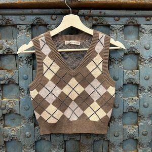 Beyond the Radar. Cropped swetaer